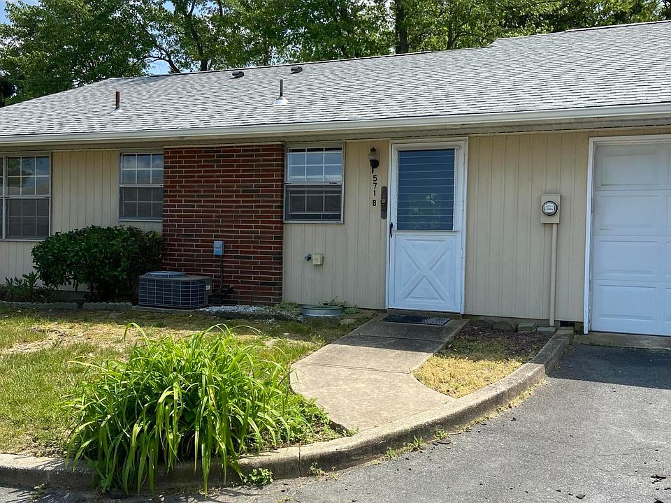 1st image of 571B Sheffield Court