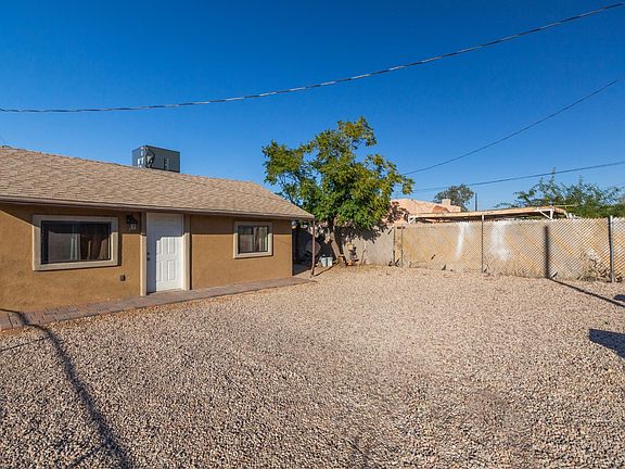 3rd image of 407 E Palmdale St