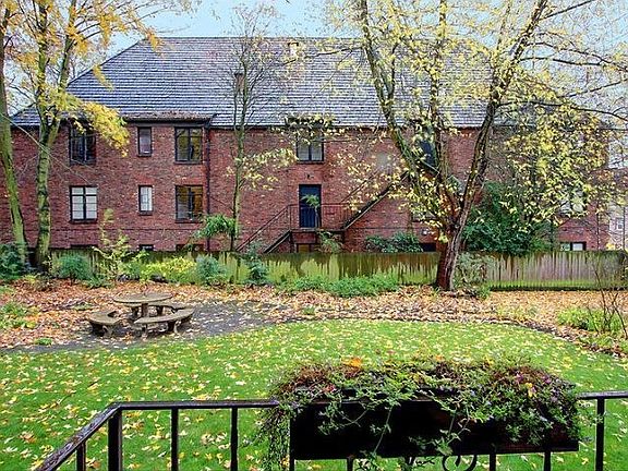 Huge, shared backyard. Very unique for an in-city condo