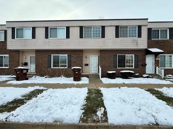 805 Estrada Dr, Belleville, MI 48111