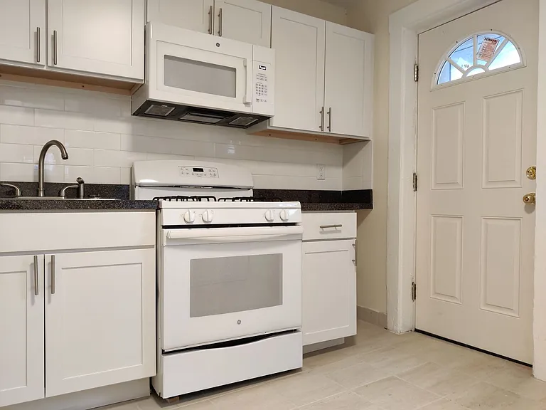 10 Barrows St #2 — Photo 13