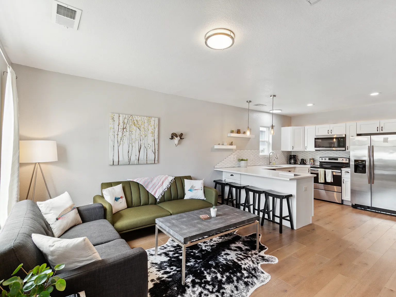 2 bed, 950 sqft, $3,000 — Photo 4