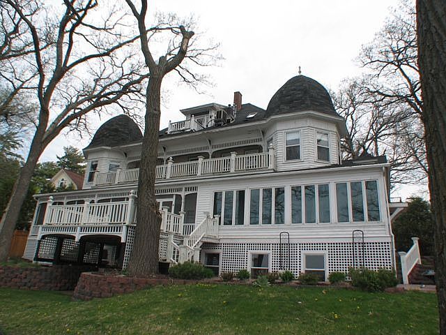 2nd image of 365 Lake St