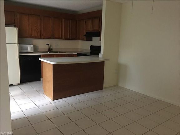 3rd image of 5235 Cedarbend Dr APT 4