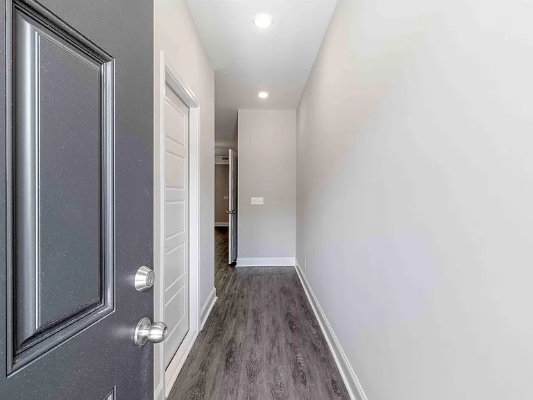 230 Smithson Ln — Photo 1