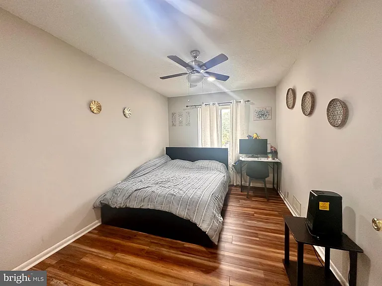 163 Thoreau Dr — Photo 24