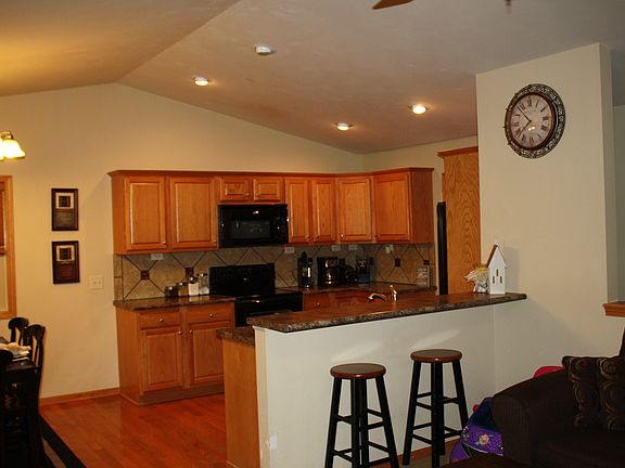 Breakfast Bar Off Kitchen