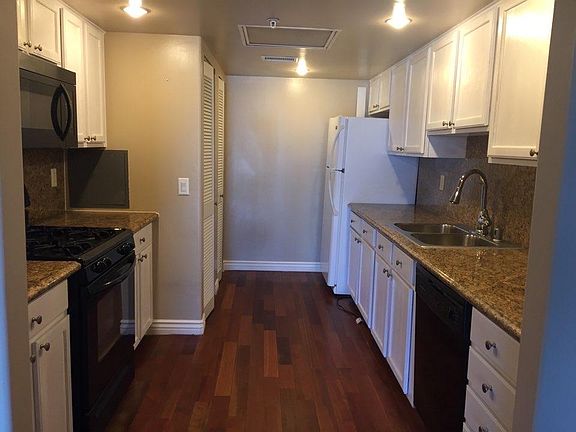 2nd image of 11124 Burbank Blvd APT 304