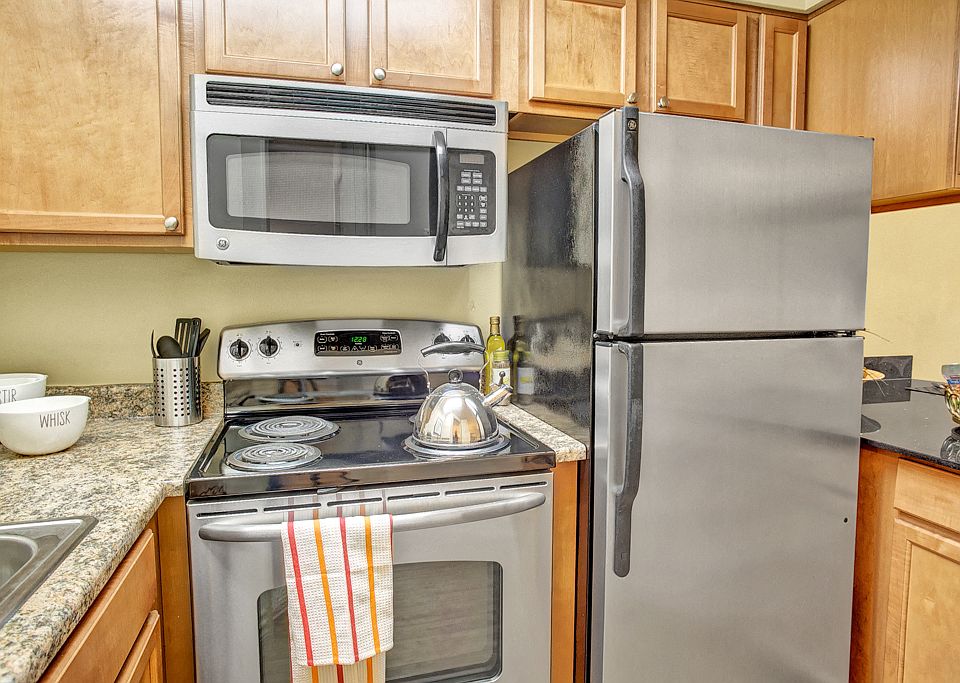 Colonial Square Apartment Rentals Bellevue, WA Zillow