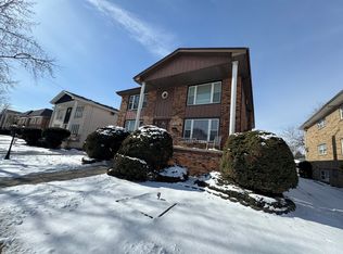 4512 Grove Ave APT 3, Brookfield, IL 60513