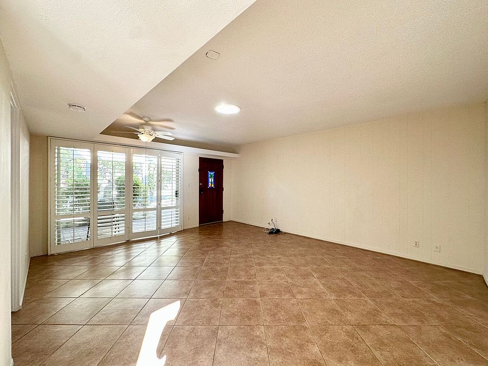 1st image of 290 S San Jacinto Dr #6B