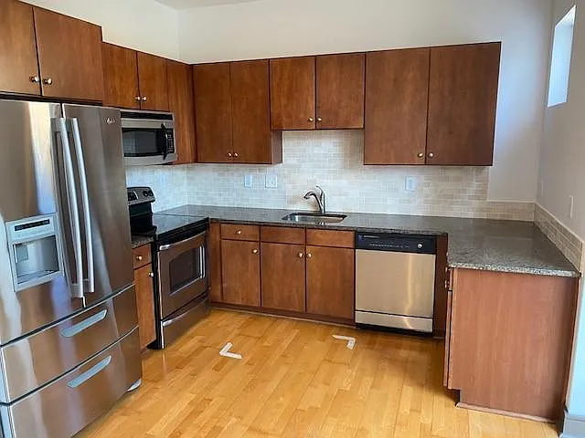 Kitchen with all appliances