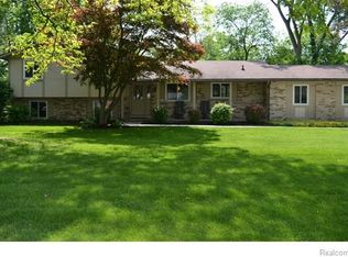 4865 Belzair Dr, Troy, MI 48085