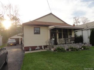 824 93rd St, Niagara Falls, NY 14304
