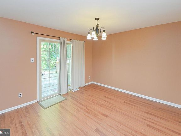 5th image of 14 Bretshire Ct