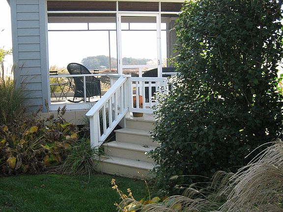 Side garden and gazebo