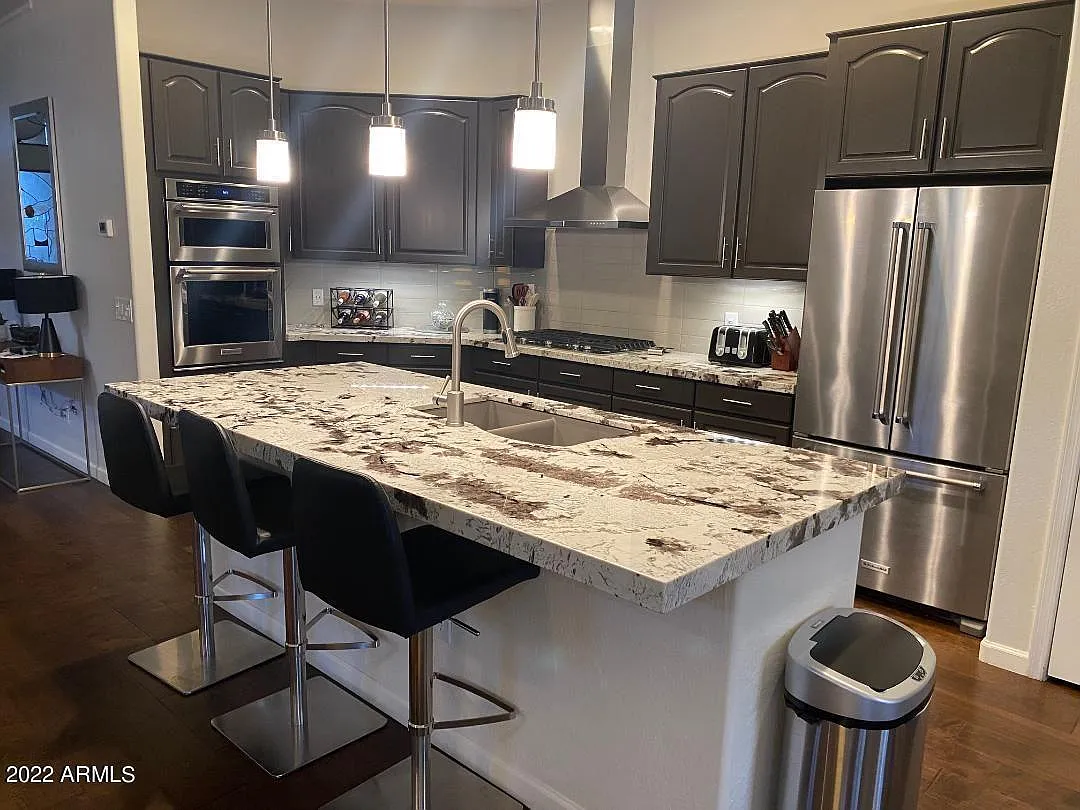 2 bed, 2.5 bath, 2244 sqft, $6,000 — Photo 2