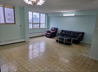 50 Lotherton Ptwy #302, Toronto, ON M6B2G7