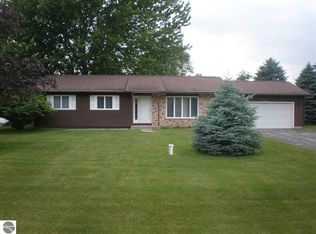 4413 Foxfire Dr, Traverse City, MI 49684