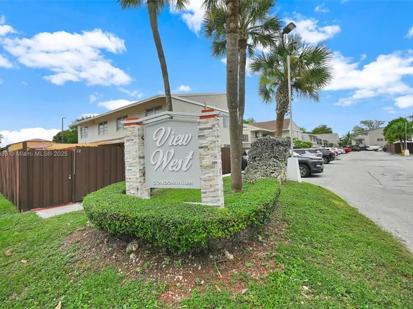 15655 SW 82nd Circle Ln APT 512, Miami, FL 33193