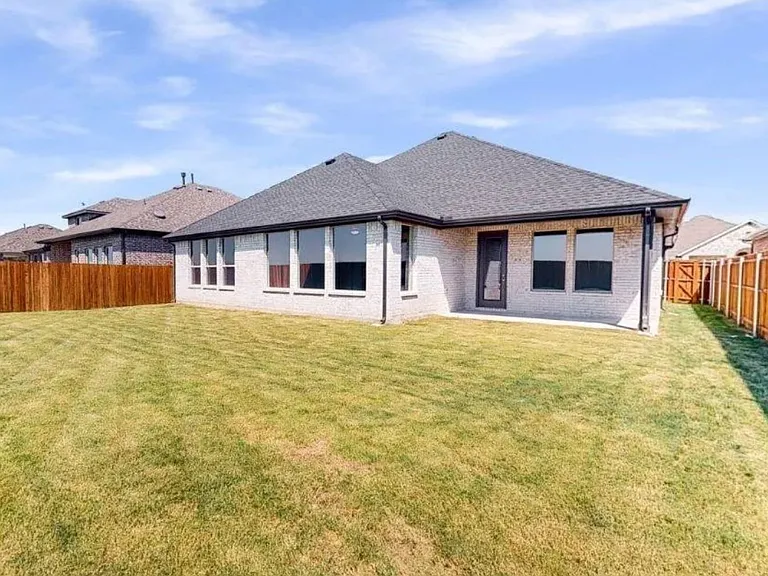 1432 Lawnview Dr — Photo 38