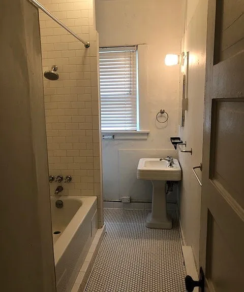 317 E Thomas St #7 — Photo 2