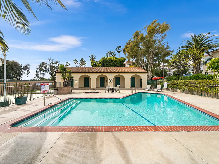 6481 Kanan Dume Rd — Photo 8