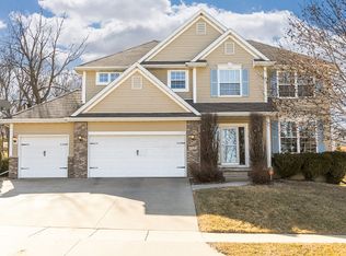 6511 Pheasant Hollow Rd SW, Cedar Rapids, IA 52404