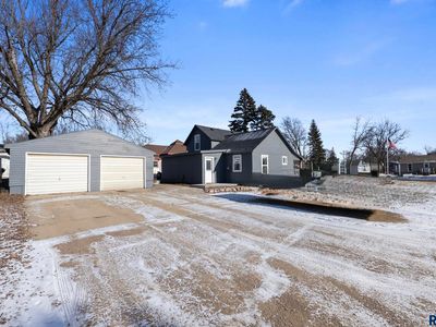 401 N Oaks Ave, Hartford, SD, 57033