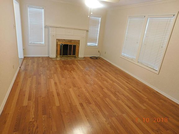 3rd image of 509 NW Dearborn Ave