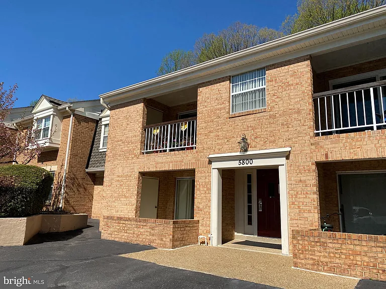 5800 Cove Landing Rd #201 — Photo 2