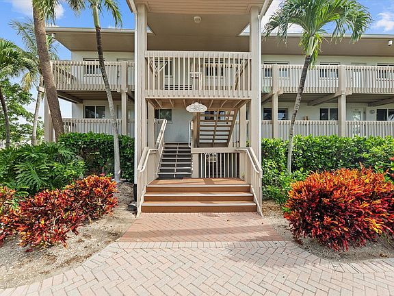 4th image of 802 Marina Villas #802