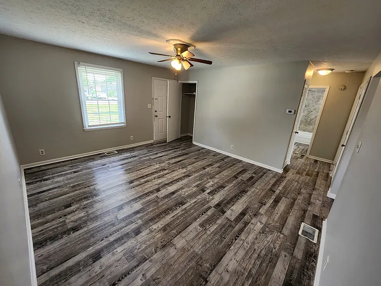 100 Grant Dr — Photo 9