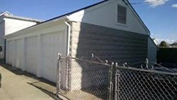 Building Photo 3