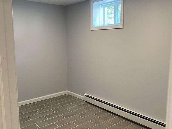 5th image of 255 Park Ave