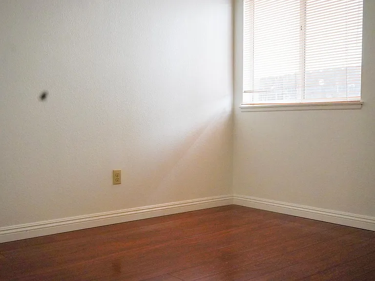 2336 Honeysuckle Way — Photo 7