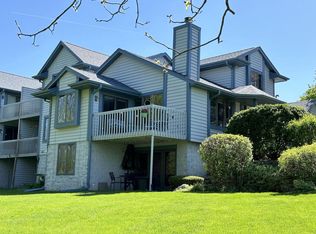 929 Bay View Cir UNIT 12, Mukwonago, WI 53149