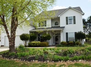 2058 Bluebonnet Ln, Matthews, NC 28104