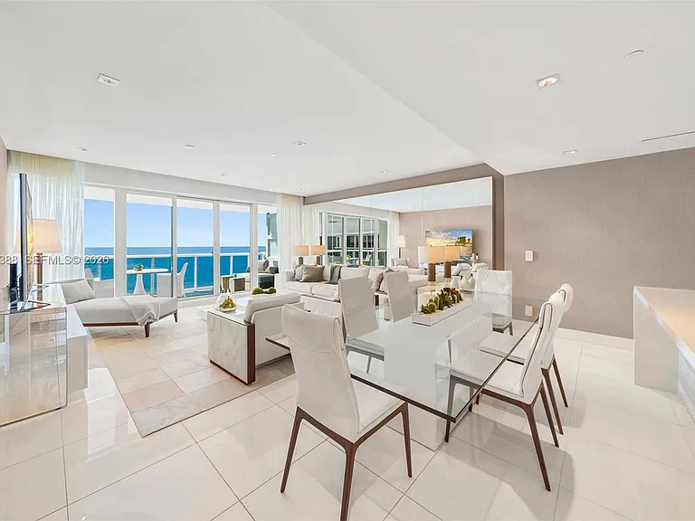 102 24th St #Penthouse 1718 — Photo 9