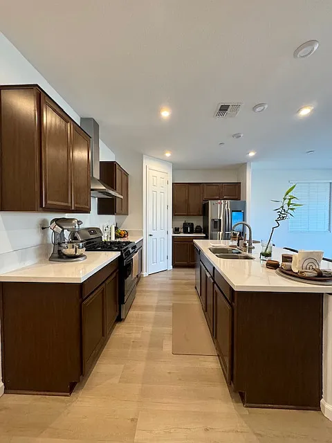 3 bed, 1412 sqft, $2,950 — Photo 4