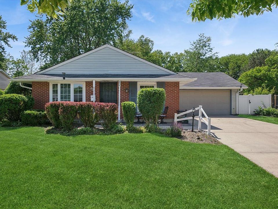 1st image of 854 Sunrise Pl