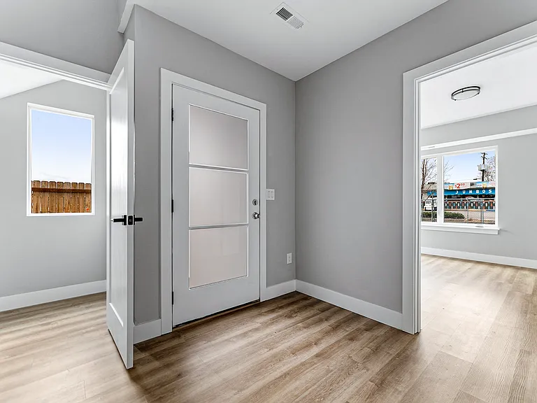 1518 Ingalls St — Photo 8