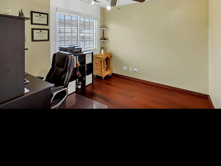 984 Westchester Cir — Photo 18