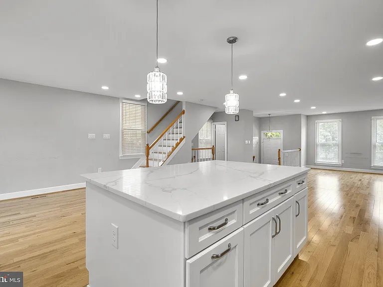 10 Loganwood Ct — Photo 12