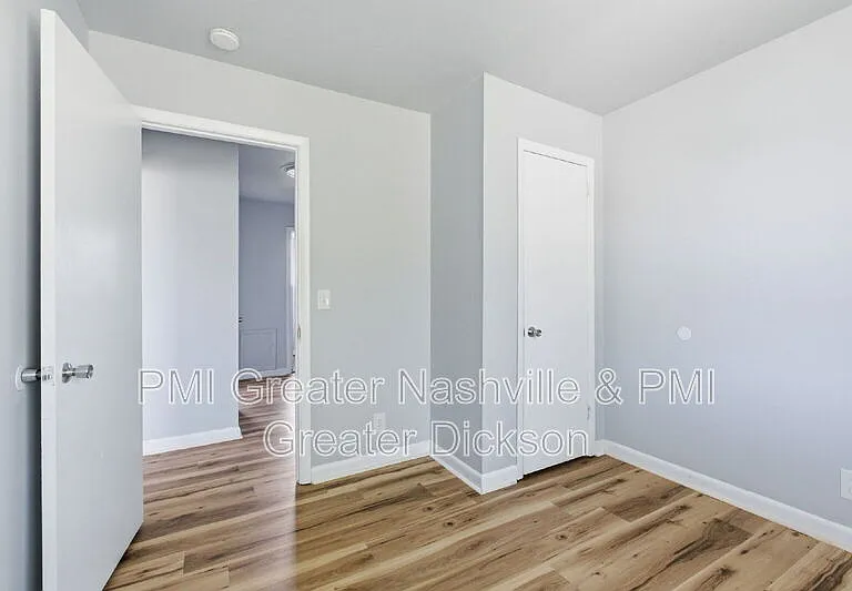 741 McPherson Dr — Photo 14