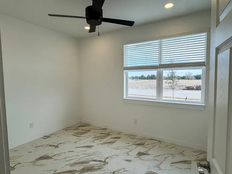 350 Lucy Rd — Photo 12