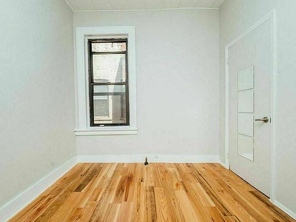 5th image of 25 Kingsland Ave #3F