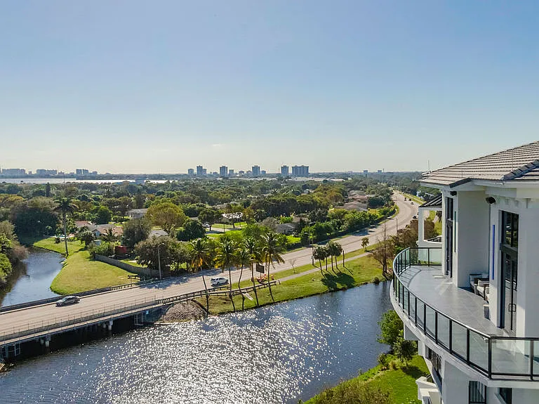 Riverstone Palm Beach — Photo 97