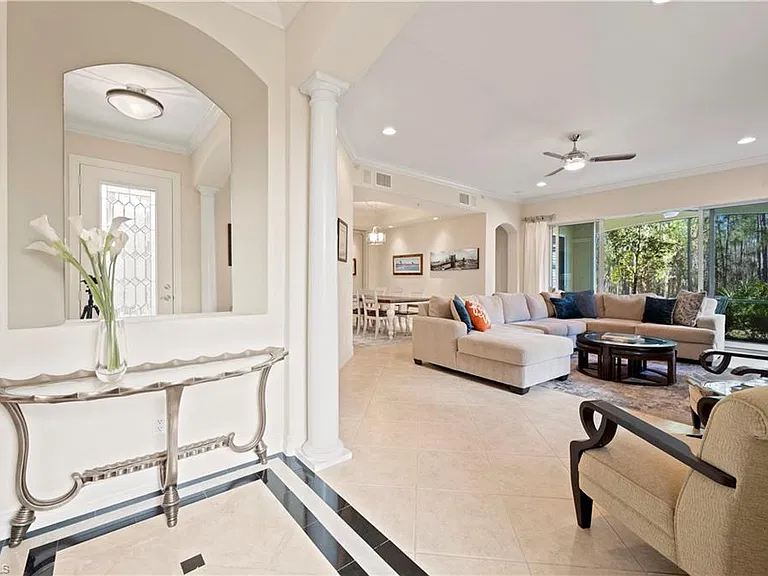 2809 Tiburon Blvd E #2 — Photo 3
