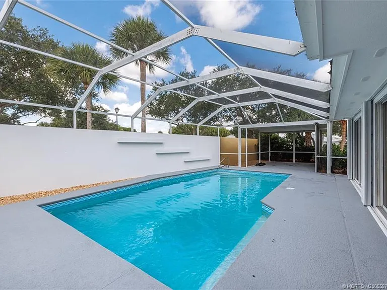 2198 SW Mayflower Dr — Photo 33